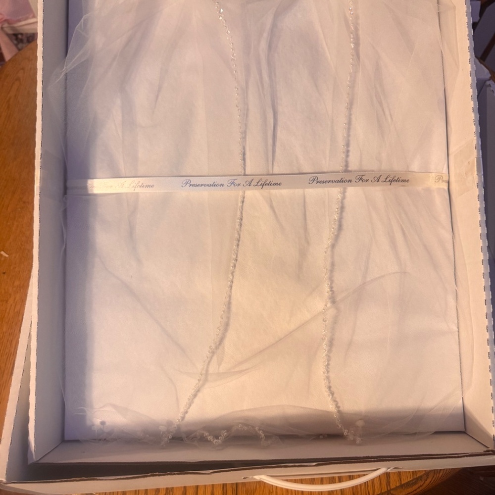 Bead and Pearl Trimmed Chapel Length Veil Davids bridal unopened from Davids bri - Picture 8 of 12